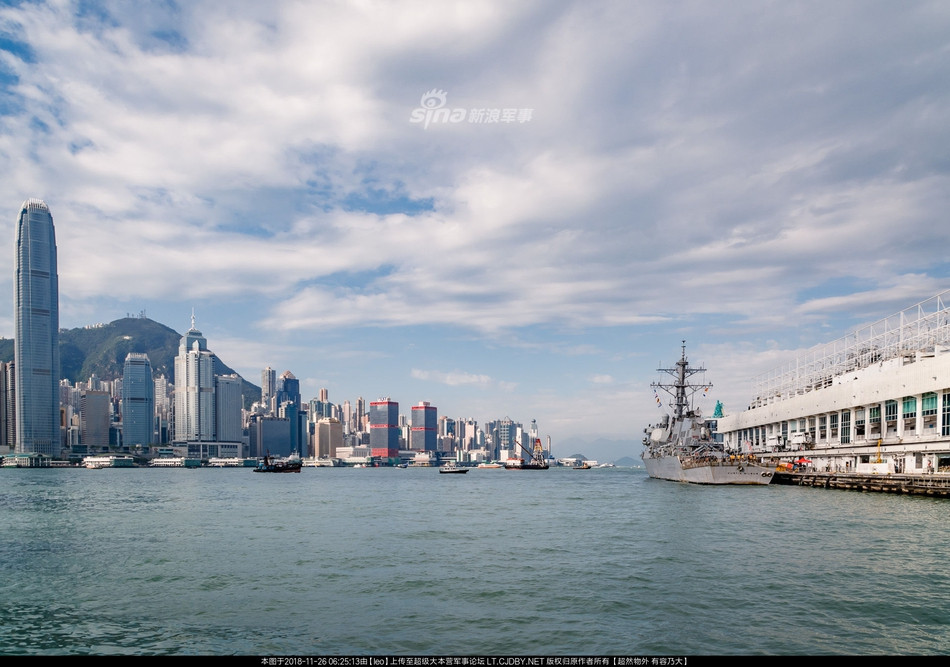 Hệ thống radar là điểm đáng tiền nhất trên khu trục hạm USS Curtis Wilbur cũng như trên các khu trục hạm lớp Arleigh Burke khác. Hệ thống radar đó bao gồm radar 3D AN/SPY-1D; hệ thống AN/SPS-67 và AN/SPS-73 để quét mặt biển. Nguồn ảnh: Sina.
