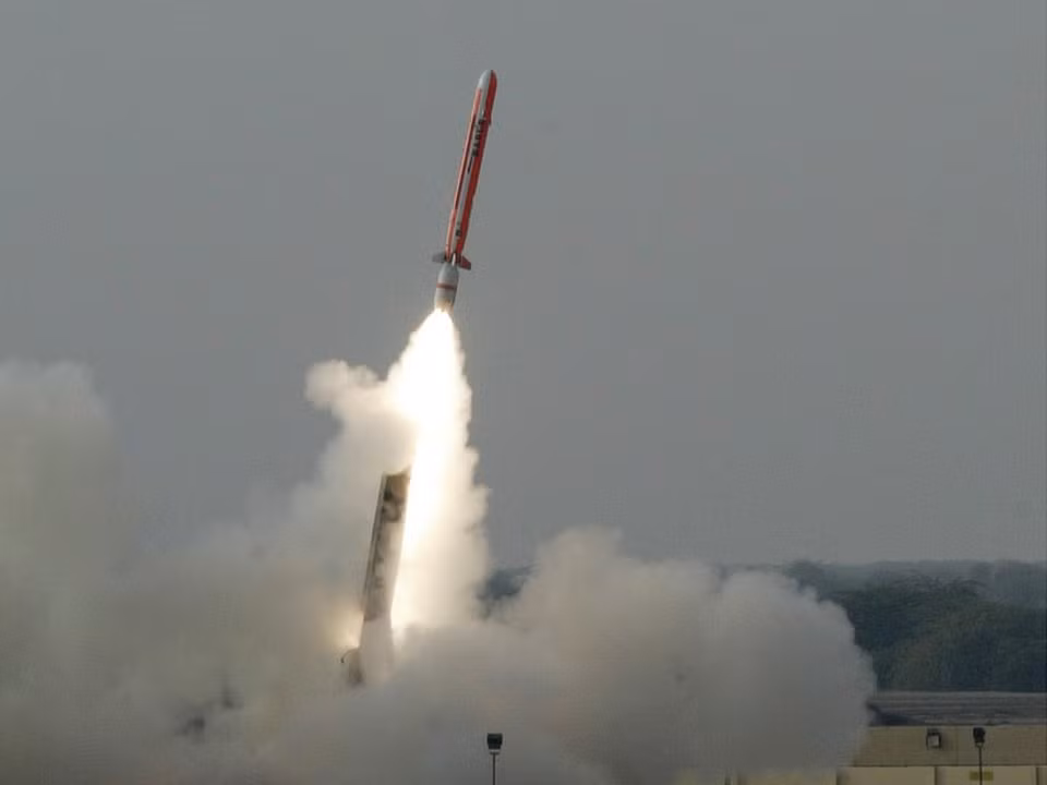 Cuối cùng, hai quốc gia có nguy cơ xảy ra chiến tranh hạt nhân nhất trong thời điểm hiện tại không phải Nga và Mỹ mà lại là Ấn Độ và Pakistan. Cả hai quốc gia này đều sở hữu vũ khí hạt nhân và đang có quan hệ rất căng thẳng, có thể khơi mào một cuộc chạy đua vũ trang kiểu chiến tranh lạnh bất cứ lúc nào. Nguồn ảnh: BI.