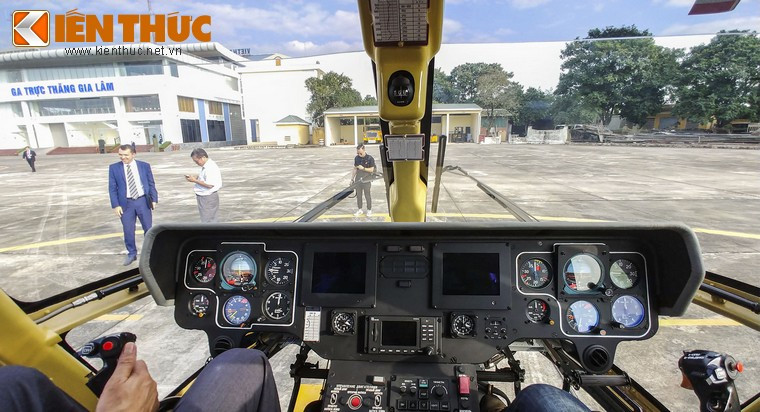 Khoang lái của trực thăng Ansat có phần khá đơn giản với vị trí của lái chính và lái phụ là giống nhau hoàn toàn và được tối giản hết mức.