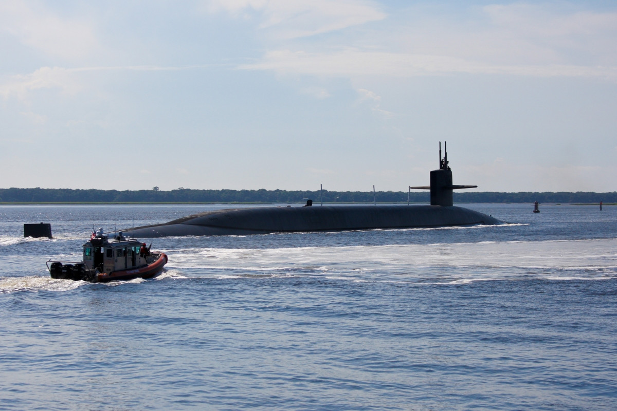 Riêng chỉ xét loại tên lửa K-15 của Ấn Độ cũng có tầm bắn lên tới 700 km - đủ để vươn tới lãnh thổ Trung Quốc khi được phóng từ biển Ấn Độ Dương. Còn nếu xét tới loại tên lửa K-4, tầm bắn của nó lên tới 3500 km. thừa sức vươn tới tận Bắc Kinh. Nguồn ảnh: Nationalinterest.