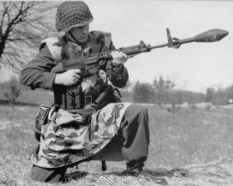 Đúng ngày 12/11 của 63 năm về trước, Quân đội Tây Đức đã được tái thành lập trở lại sau hơn 9 năm bị giải thể kể từ sau Chiến tranh Thế giới thứ 2 vào ngày 20/8/1946. Nguồn ảnh: Mishan.