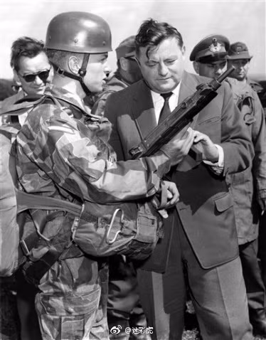 Lực lượng vũ trang Tây Đức ở thời điểm đó chủ yếu được trang bị vũ khí Mỹ - trong khi các nhà khoa học, các tập đoàn công nghiệp của Đức bắt đầu bắt tay thiết kế các loại vũ khí riêng cho quân đội nước này. Nguồn ảnh: Mishan.