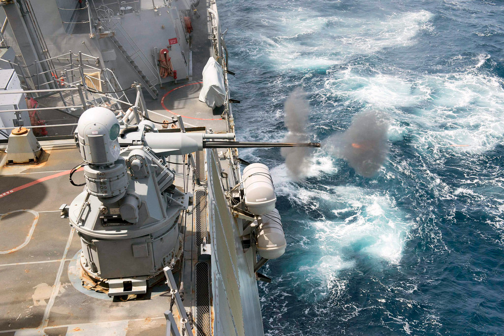 Thay vào đó, các chiến hạm OHP được lắp thêm bệ pháo tự động Mk38 Mod 2 cỡ 25mm. Dẫu vậy, điều này cũng không thể thay đổi một thực tế rằng OHP mất hoàn toàn khả năng đối địch với các chiến hạm tên lửa của Nga.