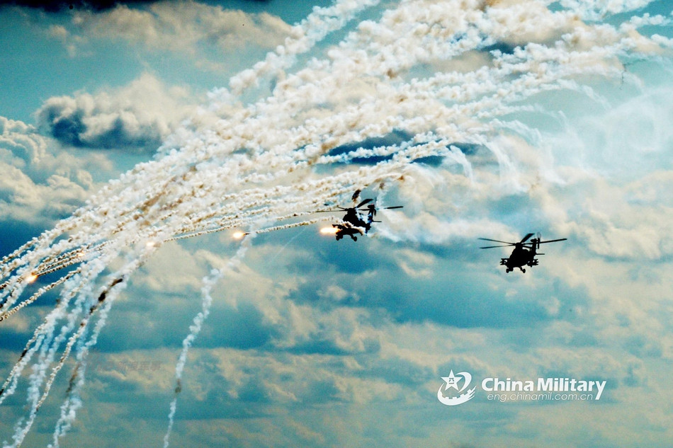 Các loại vũ khí mà Z-10 có thể mang theo được bao gồm pháo phản lực 57mm hoặc 90mm và nhiều loại tên lửa không đối đất, không đối không và tên lửa chống tăng các loại. Nguồn ảnh: Chinamilitary.