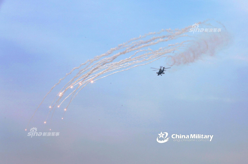 Trong đó trực thăng tấn công Z-10 hiện được coi là một trong những loại trực thăng vũ trang "xương sống" quan trọng nhất trong lực lượng Lục quân Trung Quốc. Nguồn ảnh: Chinamilitary.