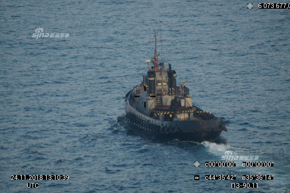 Trả lời cho câu hỏi tại sao Hải quân Ukraine lại đưa... tàu kèo tới khu vực này. Nhiều chuyên gia nhận định rằng Ukraine chỉ tính tới việc Nga chỉ sẽ cho các tàu ngăn cản tàu Ukraine. Việc sử dụng tàu kéo công suất lớn có nghĩa là Ukraine sẽ có thể có cơ hội thắng cao hơn nhiều so với Nga trong các pha đâm nhau trên biển. Nguồn ảnh: Sina.