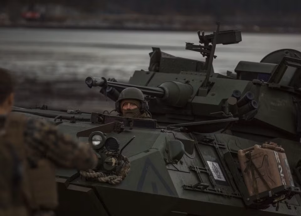 LAV-25 cùng với AAV-7 được coi là xương sống trong mọi cuộc đổ bộ bờ biển của Thuỷ quân Lục chiến Mỹ. Nguồn ảnh: BI.