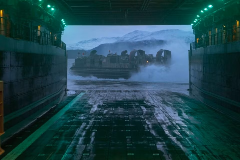 Tới nay, sự phát triển về khoa học kỹ thuật và khả năng tác chiến đã giúp quân đội Mỹ có thể đổ bộ với quy mô lớn tương đương cuộc đổ bộ tổng lực năm 1944 nhưng giảm thiểu đi rất nhiều thiệt hại cho phía tấn công. Nguồn ảnh: BI.