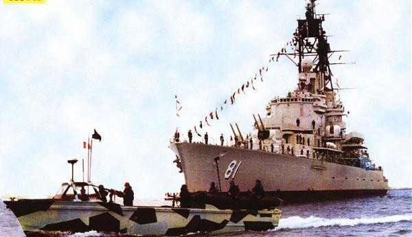 Do bị Đức chiếm đóng gần như trong toàn bộ chiến tranh thế giới thứ hai, De Ruyter ngay từ khi chưa ra đời đã nghiễm nhiên trở thành tàu của Hải quân Đức. Mặc dù vậy phải mãi tới năm 1944 Đức mới hạ thuỷ được De Ruyter do thiếu tài nguyên trầm trọng. Nguồn ảnh: Pinterest.