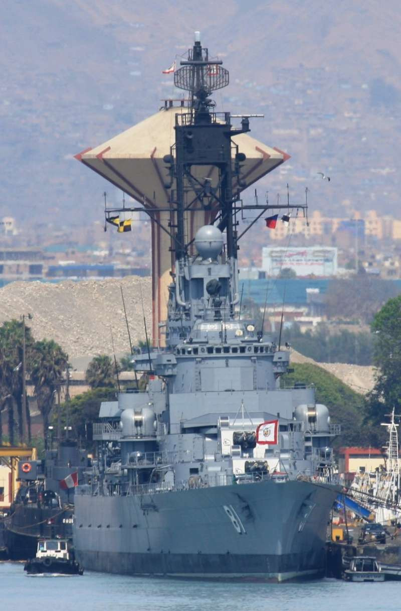 Được đóng theo lớp De Zeven Provincien, tuần dương hạm De Ruyter bắt đầu được đặt lườn từ ngày 5/11/1939. Nó được hạ thuỷ vào tháng 12 năm 1941 nhưng không được nhập biên và chưa được hoàn thiện hoàn toàn. Nguồn ảnh: Conscrip.