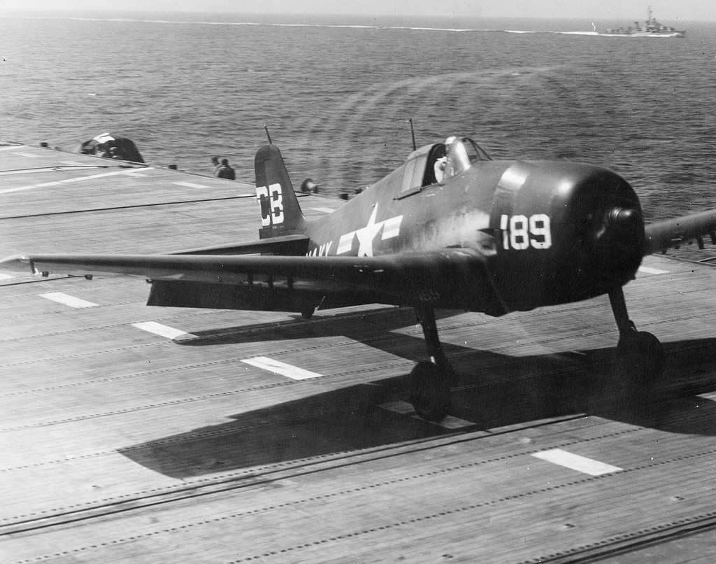 Máy bay sử dụng hệ thống cánh quạt với ba lá, trọng lượng rỗng của F6F Hellcat là khá nặng so với thời bấy giờ, lên tới 4.100 kg trong khi đó trọng lượng cất cánh tối đa của nó cũng chỉ 6.900 kg. Nguồn ảnh: Wiki.