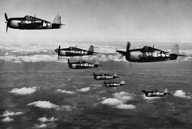 Tuy nhiên, khi người Nhật đang mải ngủ quên trên chiến thắng thì người Mỹ đã cho ra đời Grumman F6F Hellcat - loại máy bay được ra đời với mục đích tối thượng đó là tiêu diệt A6M Zero của hải quân Nhật. Nguồn ảnh: USAF.