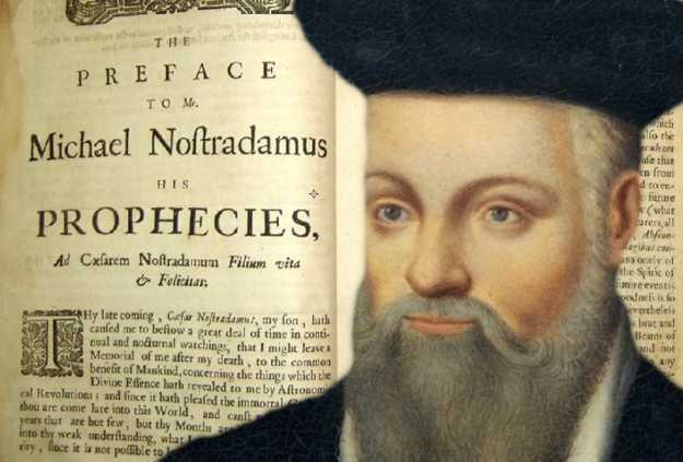 Nostradamus từng viết: Ba người cùng leo lên một quả đạn pháo/Hướng theo thiên thể của ban đêm/Và mặt trăng đã rung lên/Dưới gót giày của con sư tử. “Ba người” trong câu thơ có thể là 3 nhà du hành vũ trụ của Mỹ trên con tàu Apollo 11 được phóng lên mặt trăng ngày 16/7/1969.