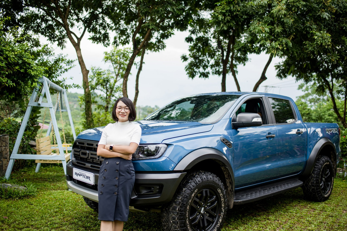 Tốt nghiệp cử nhân Cambridge, Linh trở về Việt Nam làm việc cho một công ty nông nghiệp với mục tiêu muốn tìm hiểu xem công nghệ có thể giải quyết vấn đề gì cho một ngành công nghiệp truyền thống.