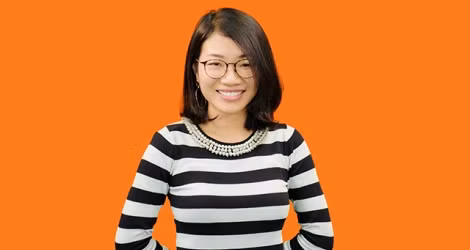 “Bằng cách đi đến biên giới Việt Nam - Trung Quốc trong dịp Tết Nguyên Đán, tôi đã bắt gặp cảnh hàng trăm xe tải bị kẹt kéo dài 10 km. Khi đó, tôi có cơ hội trò chuyện với tài xế. Thông qua câu chuyện thực tế, tôi hiểu mình phải làm gì”, Linh kể.