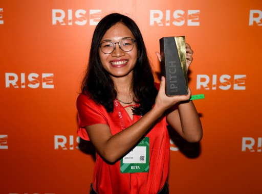 Tuy nhiên, bằng sự tự tin, chuyên nghiệp, mạnh mẽ, nữ CEO Phạm Khánh Linh đã minh chứng cho mọi người thấy, việc gì nam giới làm được phụ nữ cũng có thể chạm tới thành công.