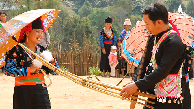 Chợ tình se duyên ở Mộc Châu, Sơn La: Phiên chợ tình được tổ chức từ ngày 31/08 - 02/09 hàng năm.