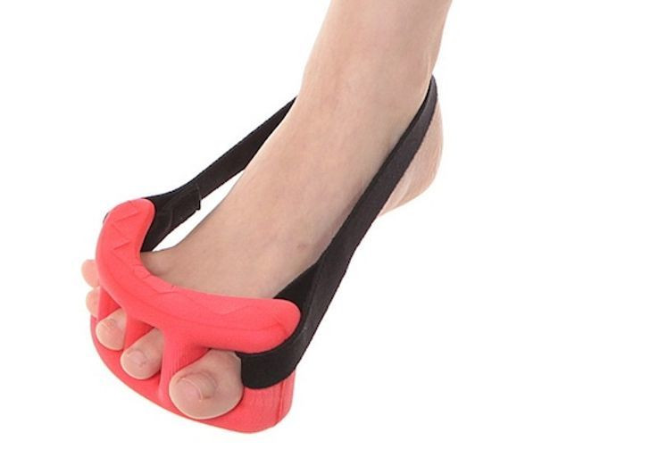 Thiết bị thư giãn móng chân: Trông có vẻ kỳ lạ nhưng phát minh này giúp giãn ngón chân giúp giảm căng thẳng ở chân và cải thiện lưu thông máu.