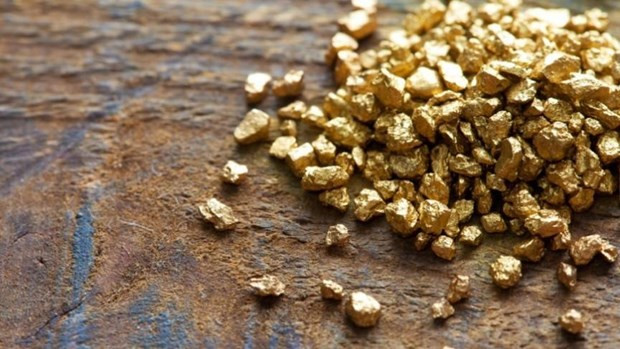 Ngành khai thác vàng ở Ghana xuất hiện khá sớm, nổi bật nhất là Vương quốc Ashanti cổ xưa, hiện là một phần của Ghana. Nơi bộ tộc này sinh sống, nguồn tài nguyên vàng rất phong phú.