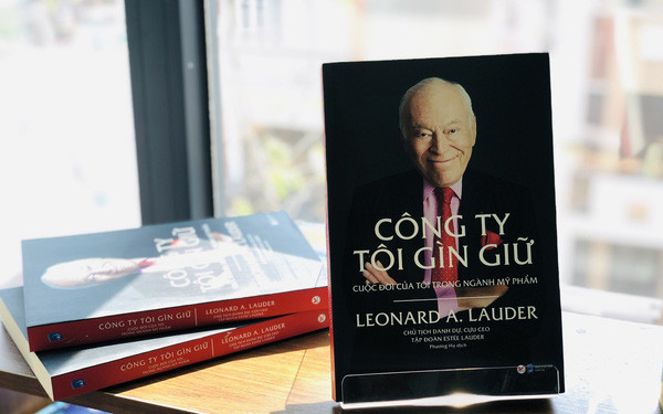 Cuốn tự truyện "Công ty tôi gìn giữ" không chỉ kể lại hành trình 60 năm lèo lái một công ty nhỏ trở thành biểu tượng toàn cầu, mà còn là câu chuyện về bí quyết/triết lý kinh doanh đầy sáng tạo, quyết đoán và táo bạo của ông trùm mỹ phẩm Leonard Lauder.