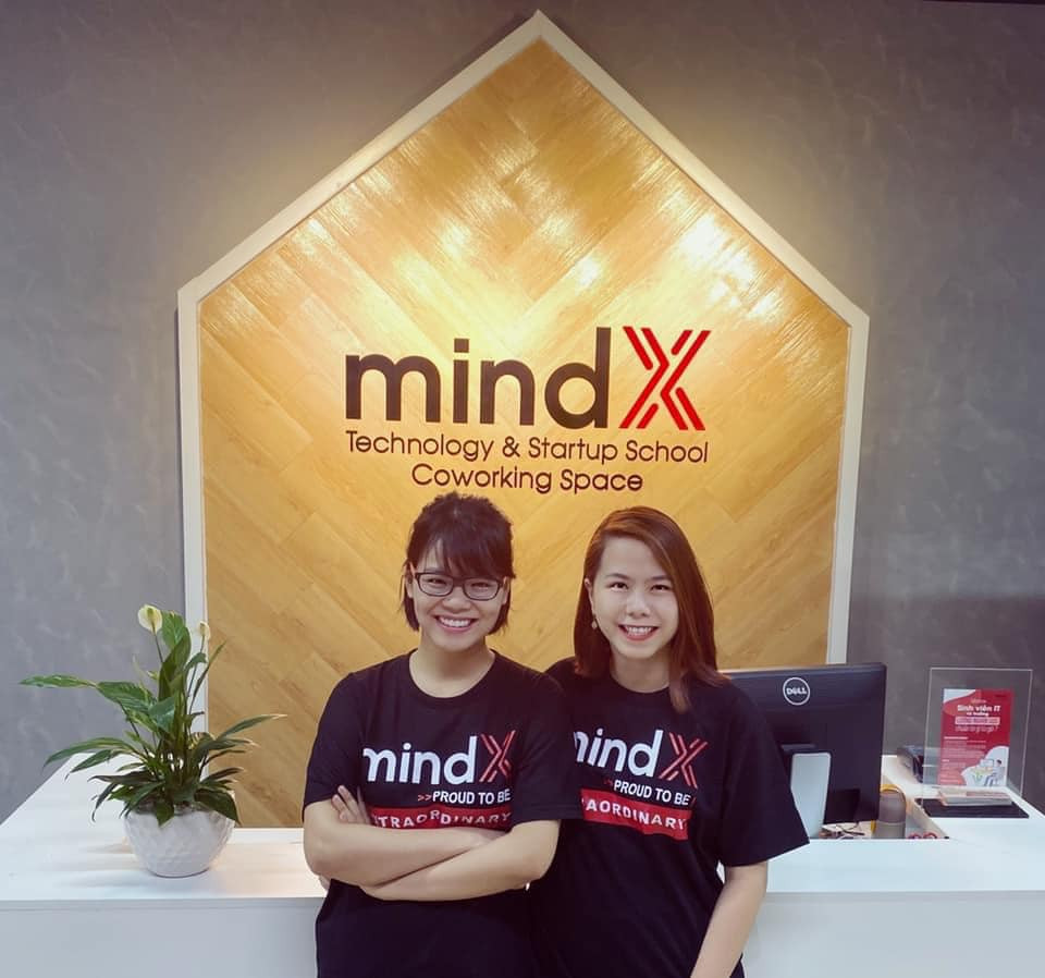 " Có lần Techkids-MindX bị trộm vào khoắng hết đồ đạc. Chúng tôi phải gom góp từng đồng để mua lại các vật dụng cần thiết. Khi khó khăn, chúng tôi không bỏ cuộc, tiếp tục duy trì ước mơ của mình", Thu Hà trải lòng.