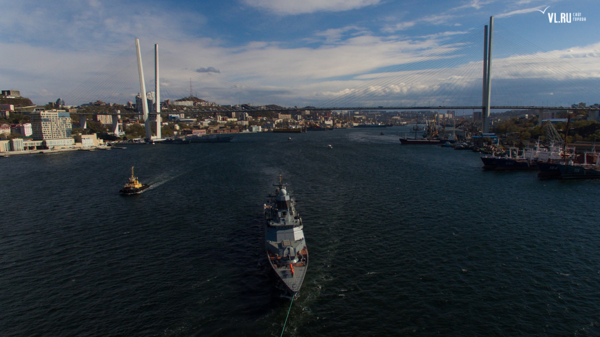 Dù cho lượng giản nước của 20380 chỉ bằng khoảng 1/5 soái hạm Hạm đội Thái Bình Dương - tàu tuần dương Varyag hay bằng 1/3-1/4 tàu khu trục Udaloy hay Sovermennyy, thế nhưng chiến hạm 2.200 tấn này có lợi thể vượt hơn hẳn đó là "sức trẻ, sở hữu công nghệ tối tân nhất của CNQP Nga hiện đại". Nguồn ảnh: BMPD