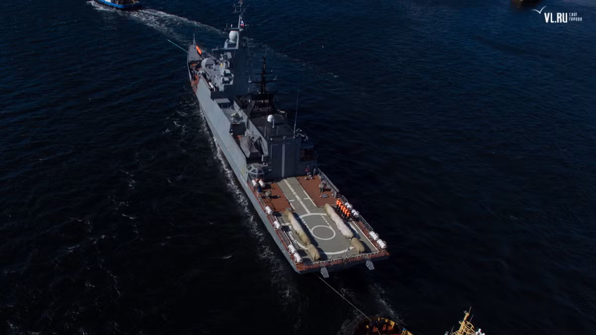 Hỏa lực của nó tuy không sánh được "soái hạm", nhưng hoàn toàn "ăn đứt" các tàu khu trục Udaloy và Soveremenny ở khả năng phòng không, ngang ngửa ở năng lực chống tàu mặt nước.