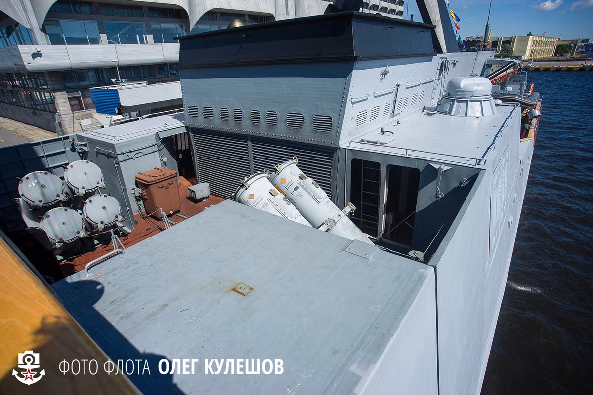 Tàu hộ vệ Đề án 20380 trang bị 8 tên lửa hành trình chống hạm Kh-35 Uran có tầm bắn khoảng 130km và có thể lên tới 260km với phiên bản Kh-35U. Nguồn ảnh: BMPD