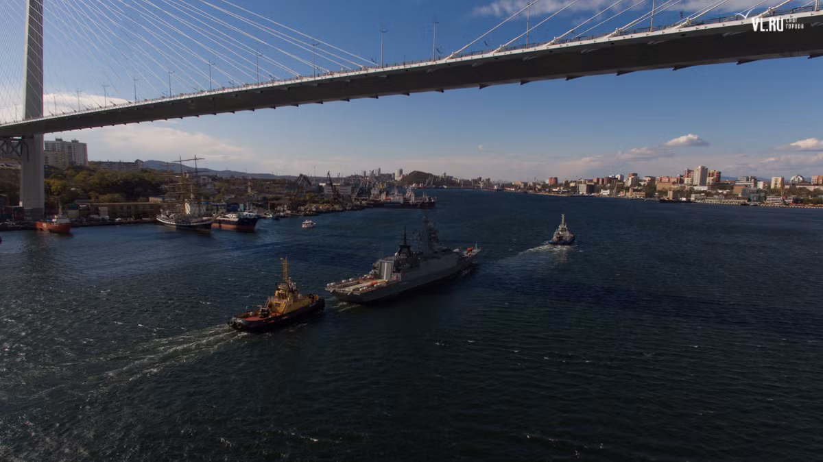 Hiện tại, "vốn liếng" hạm đội này ngoài các tàu ngầm hạt nhân thì chỉ có trong tay 7 chiếc tàu mặt nước gồm: một tàu tuần dương tên lửa; 5 tàu khu trục chống ngầm và đa nhiệm cùng một tàu hộ vệ 20830 mang tên Sovershennyy gia nhập năm 2017. Nguồn ảnh: BMPD