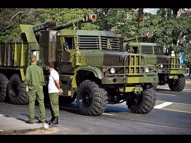 Và còn nhiều nữa các phương án nâng cấp gây bất ngờ, như việc lắp tháp pháo tăng T-55 và xe chiến đấu BMP-1 lên khung gầm xe thiết giáp BTR-60PB; tích hợp pháo kéo 122mm D-30 lên khung gầm xe chiến đấu BMP-1 hay đem cả bệ phóng bom chống ngầm RBU-6000 lên khung bệ xe tải chuyển thành "pháo phản lực"... Nguồn ảnh: worldmilitaryintel