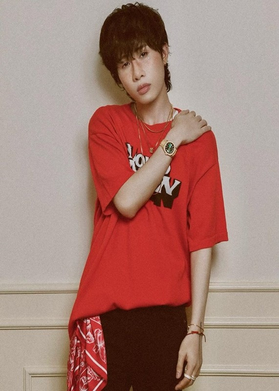 Jack bắt đầu nổi tiếng vào năm 2019 khi hợp tác cùng K-ICM trở thành cặp bài trùng với loạt hit trăm triệu view. Tuy nhiên, có được ánh hào quang chưa lâu, Jack vướng ồn ào. Cụ thể, tháng 5/2019, một cư dân mạng tự nhận từng yêu Jack, tố Jack lăng nhăng, thậm chí còn làm cho một cô gái có bầu. Giữa lùm xùm, Jack khẳng định bị vu oan. Ảnh: FBNV.