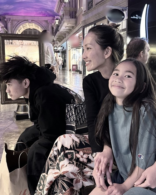 Tuy nhiên, "Út Ráng" lại thường xuyên cập nhật hình ảnh các con.