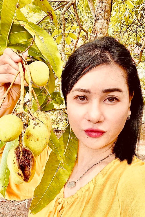 Giấu kín hình ảnh, danh tính bạn trai, Cát Phượng chia sẻ trên Arttimes, đến năm 70 tuổi, nếu cả hai còn yêu nhau, cô sẽ công khai nửa kia. Ảnh: FBNV.