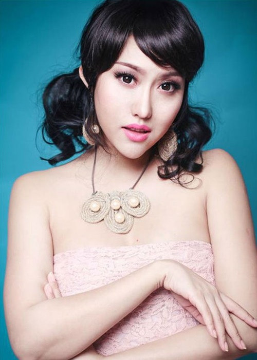 Nữ diễn viên thừa nhận miếng silicon đã hết hạn. Để xử lý, Phi Thanh Vân nâng mũi lần hai. Ảnh: Znews.