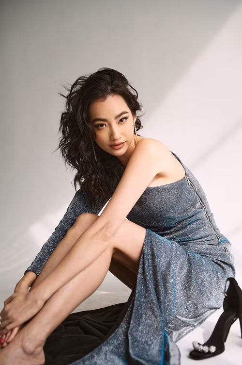 Hoa hậu Trúc Diễm làm người mẫu, dẫn chương trình ở Mỹ.