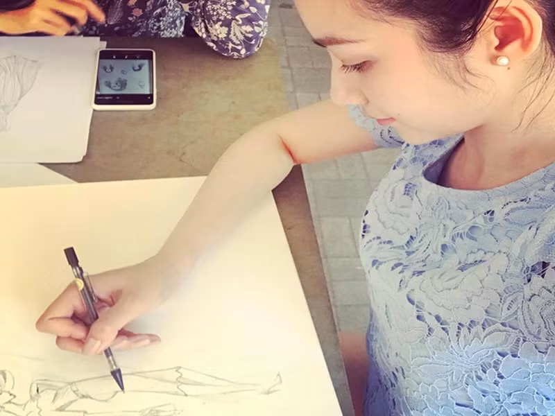 Trúc Diễm còn học thiết kế thời trang.