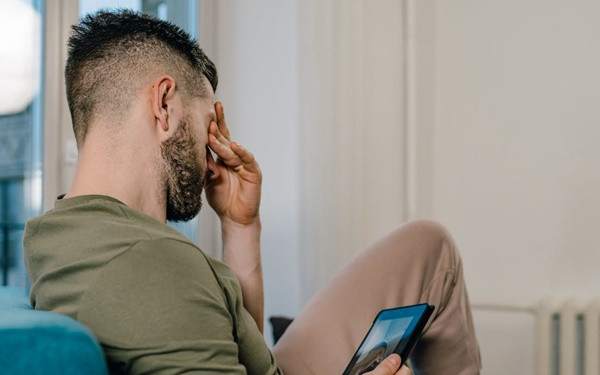 Qua lai voi phu nu co chong, 