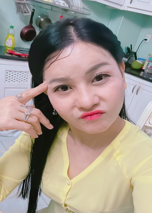 “Cát Phượng và bạn trai chỉ trò chuyện và hỏi thăm qua Facetime. Thật ra, tôi cũng chưa bao giờ gặp anh ấy ngoài đời”, Cát Phượng nói. Ảnh: FBNV.