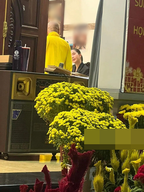 Ngọc Trinh ăn chay vào ngày rằm và mùng 1 mỗi tháng. Ảnh: Arrtimes.