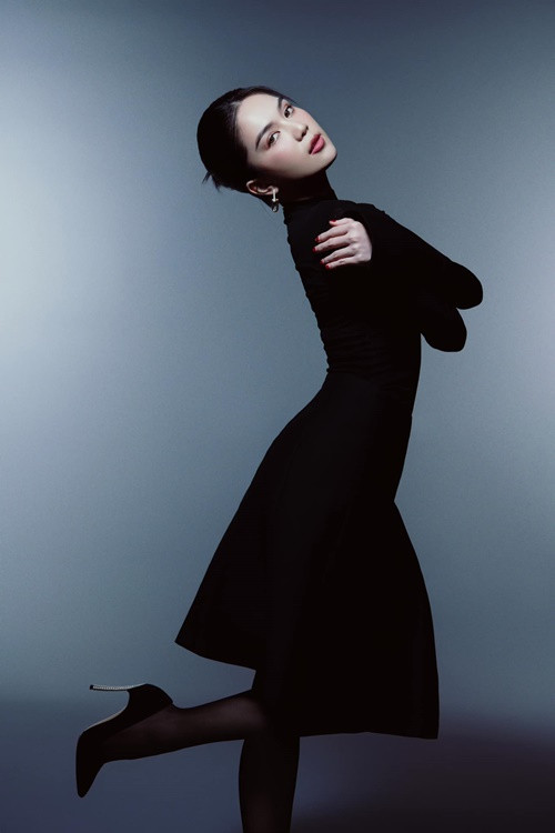 Ngọc Trinh ăn mặc kín đáo hơn xưa. Ảnh: FBNV.