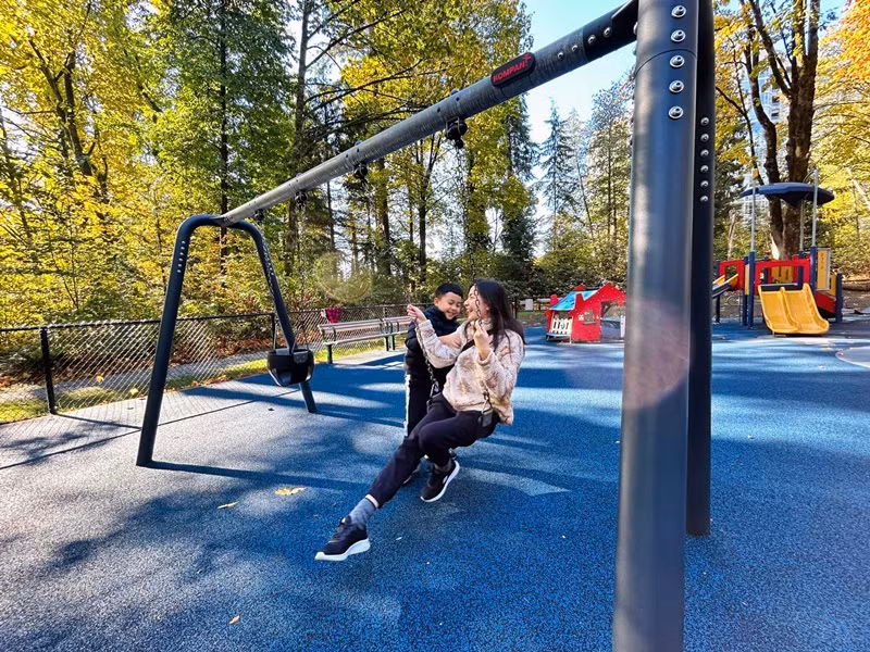 Ái Châu cũng có nhiều khoảnh khắc bình yên bên con ở trời Tây.