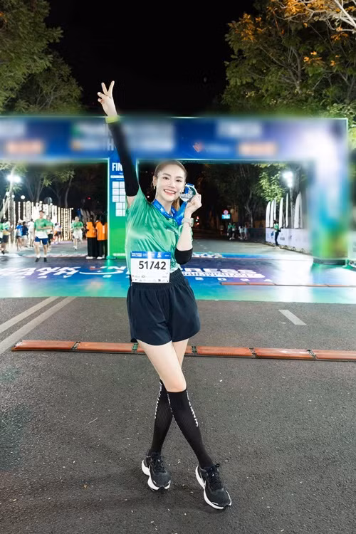 Nhã Phương tham gia nhiều giải chạy bộ. Ảnh: FBNV.