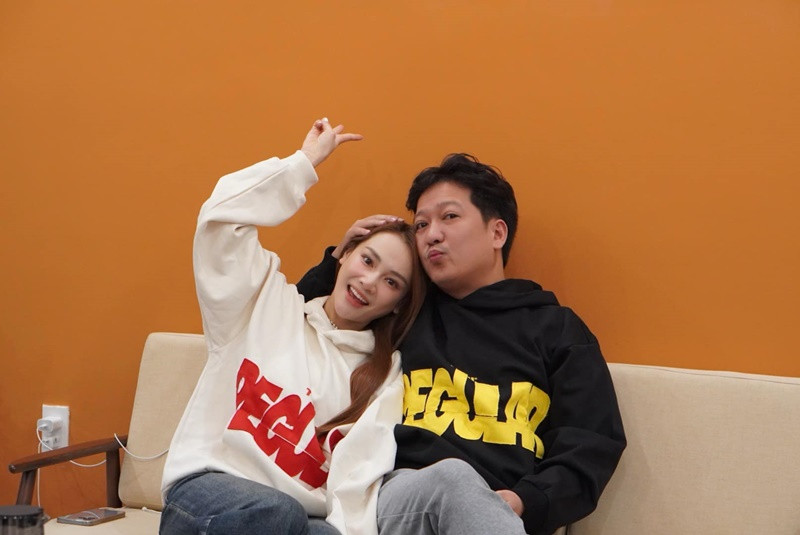 Gần đây, Nhã Phương than thở khó giảm cân vì được Trường Giang nấu cho nhiều món ăn ngon. Ảnh: FBNV.