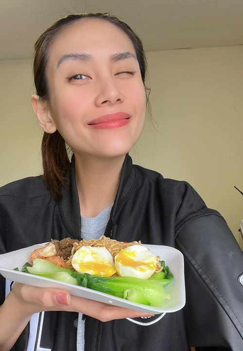 Trên trang cá nhân, Võ Hoàng Yến thường xuyên khoe thành quả nấu nướng.