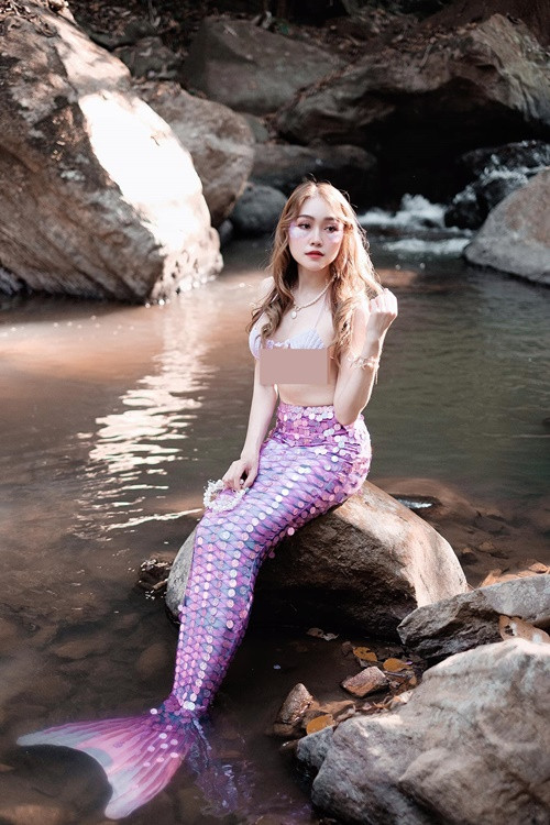 Trước đó, bộ ảnh Wanatchaporn hóa thân thành nàng tiên cá cũng gây chú ý.