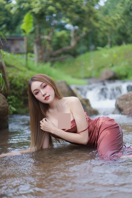 Để giữ được độ hot, mỹ nữ xứ chùa vàng liên tục tung hình ảnh mới mẻ của mình.