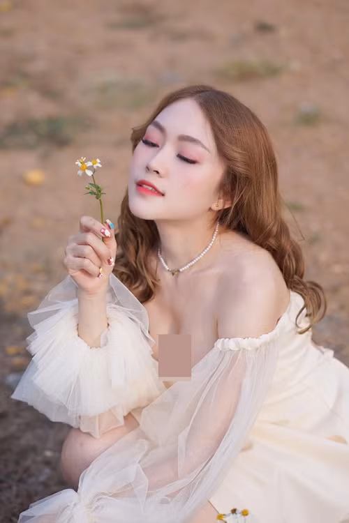 Facebook của cô nàng có 104.000 người hâm mộ.