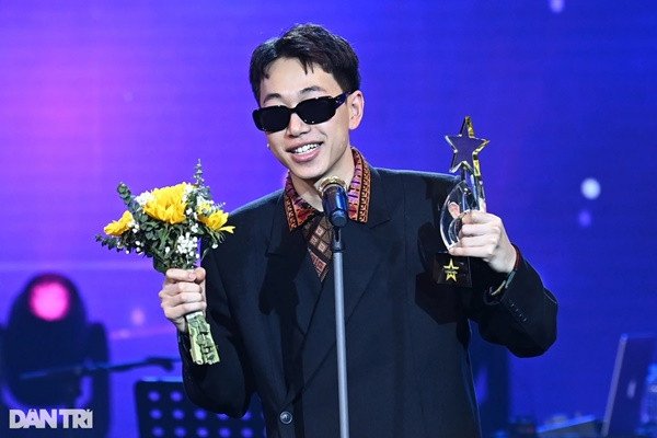 Hoa Minzy doat giai, Phuong My Chi trang tay o Cong hien 2024-Hinh-3