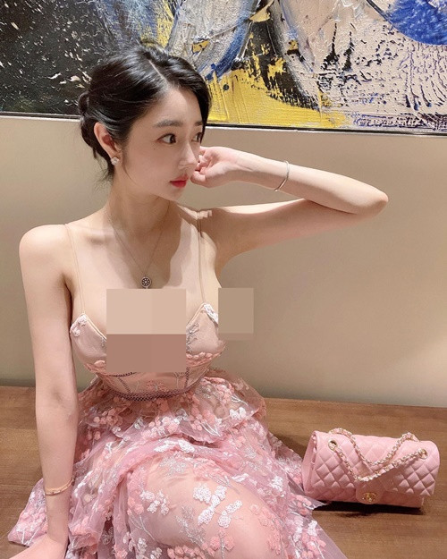 Trang cá nhân Instagram của cô nàng có đến 517.000 fan.