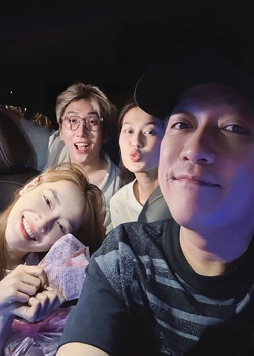 Phát La thân thiết Hoa hậu Thiên Ân thông qua vợ chồng Nhã Phương - Trường Giang. Theo Thiên Ân, Phát La là người vui vẻ, hiền lành, tính cách hợp với cô. Ảnh: FBNV.